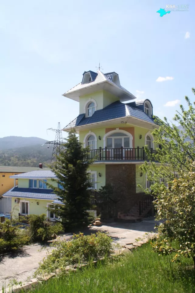 Продам здание свободного назначения с земельным участком