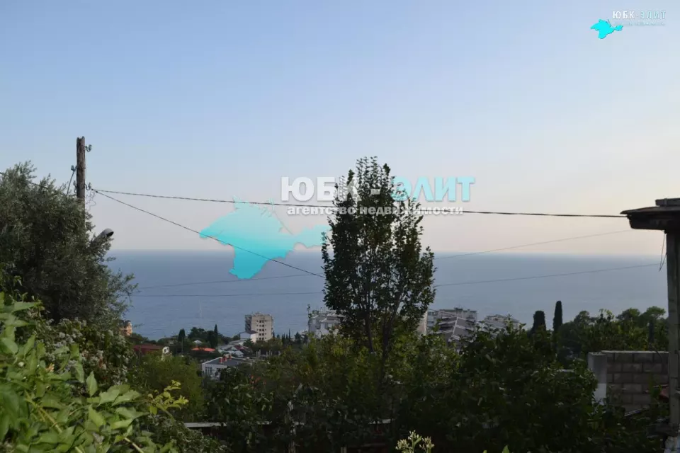 Дом под реконструкцию в Кореизе!