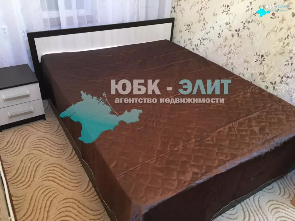 Купить квартиру с двором в  центре Ялты