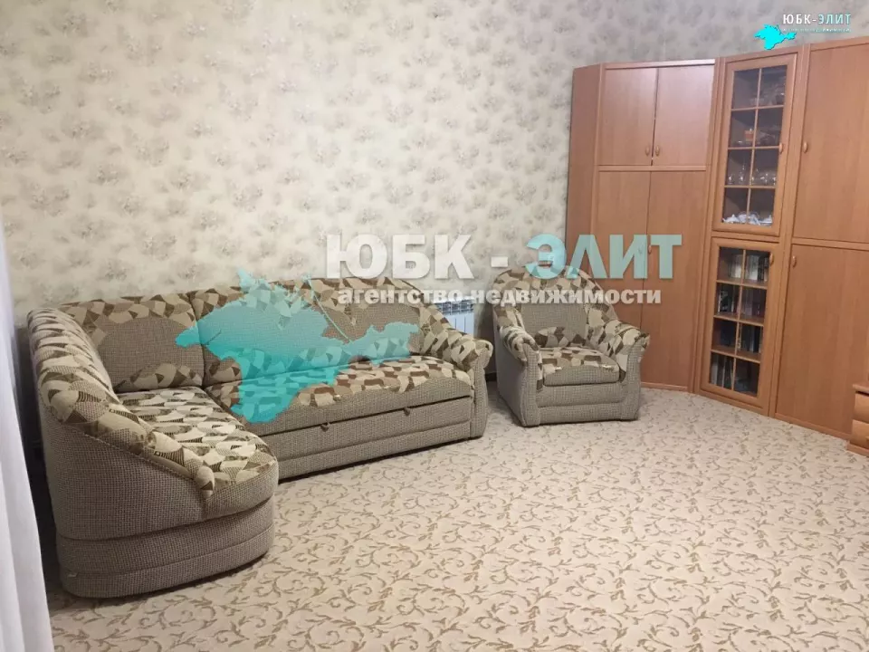 Купить квартиру с двором в  центре Ялты