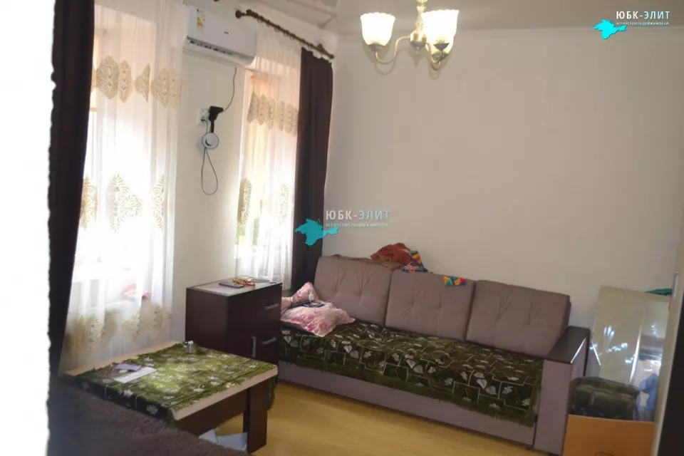 Продам уютный дом в Ливадии
